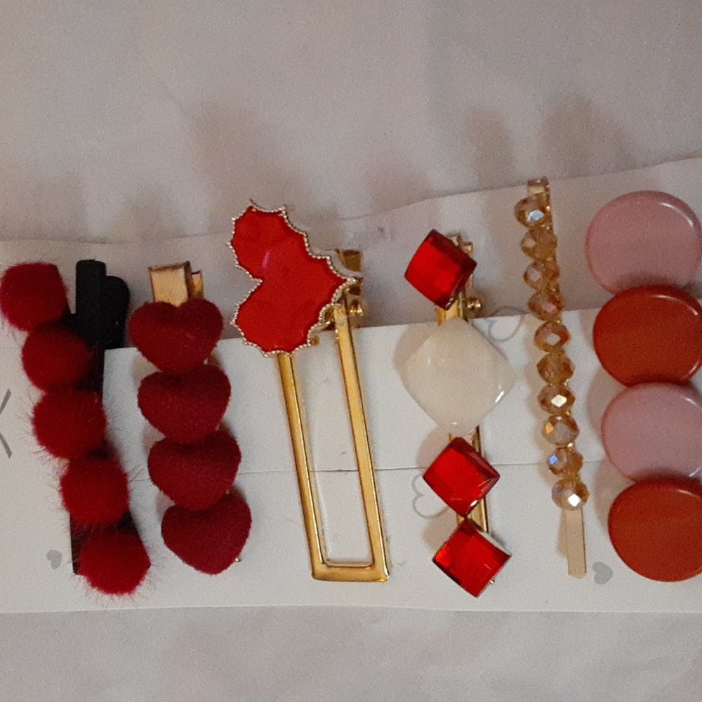 Elegant Red and Gold Hair Clip Set ♥️ Shaped. 6